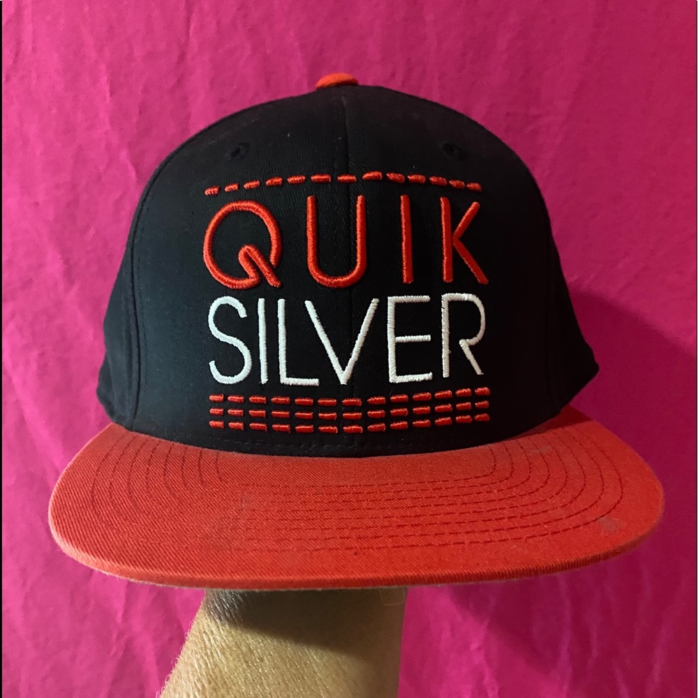 🧢🏈NWOT QUIK SILVER HAT ONE SIZE FITS MOST